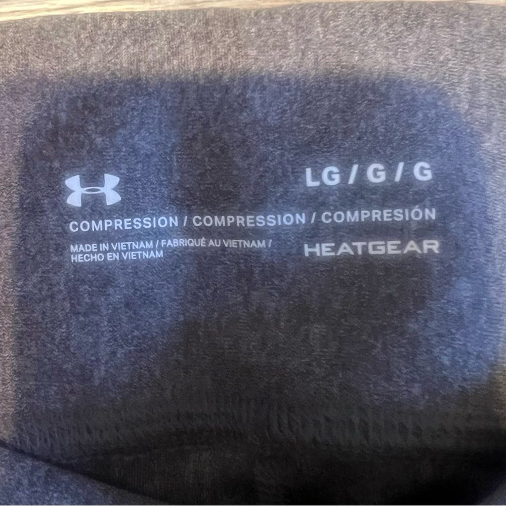 New / Under Armour Women's Charcoal Leggings - Picture 6 of 9